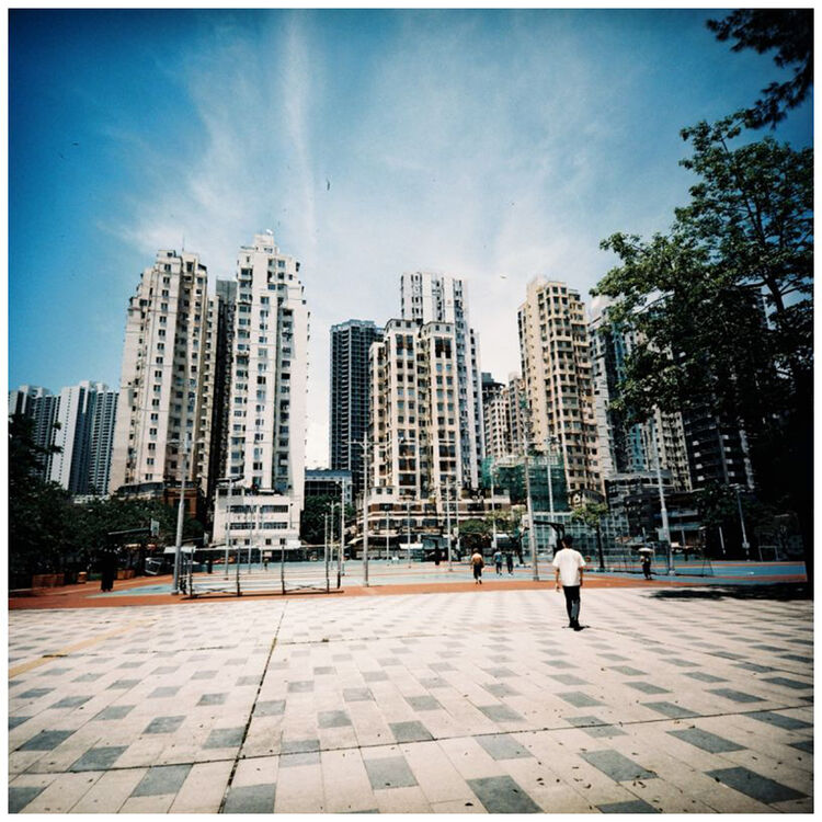 LomoChrome Color ’92 Sun-Kissed 400 ISO, Color 120 Film, Single Roll