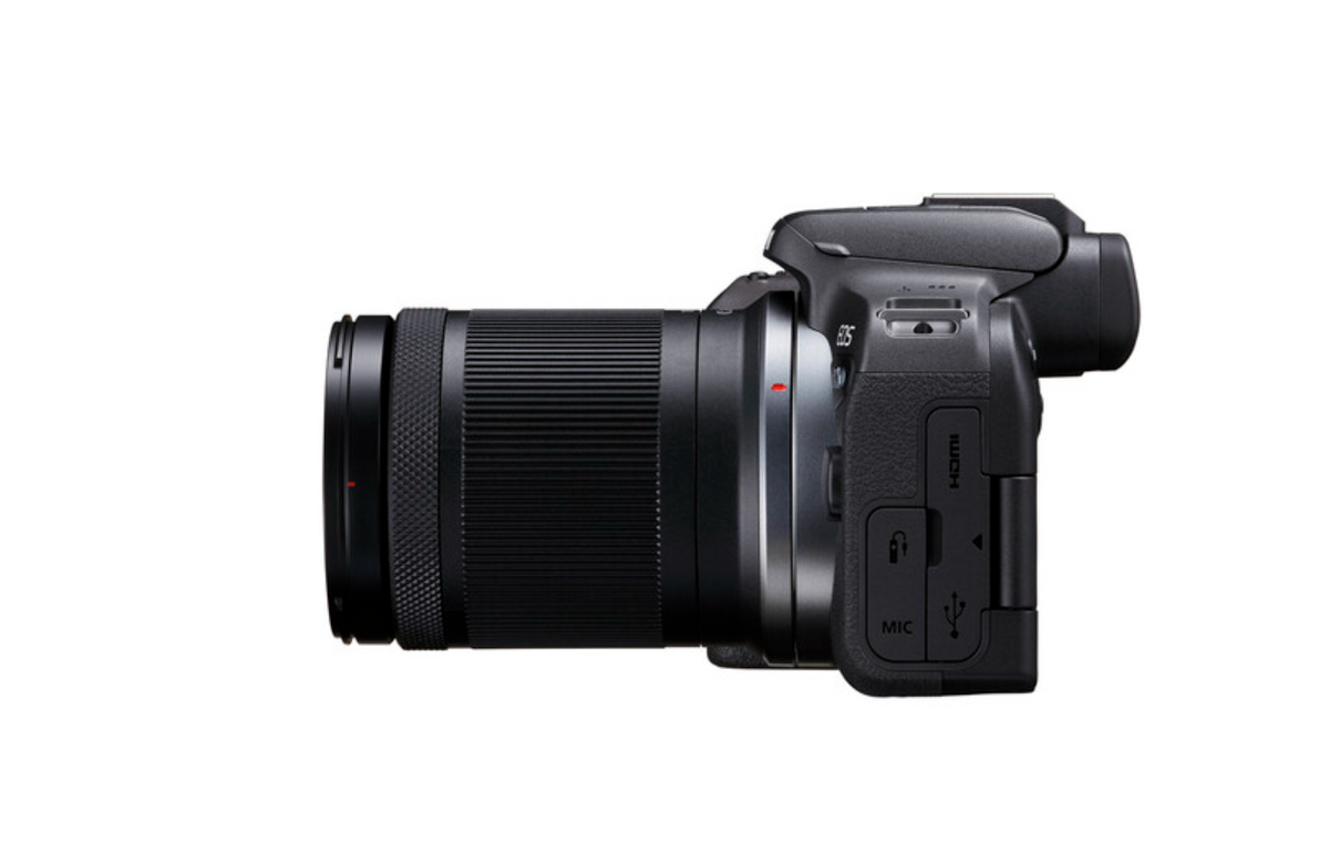 Canon EOS R10 Mirrorless Camera with 18-150mm Lens