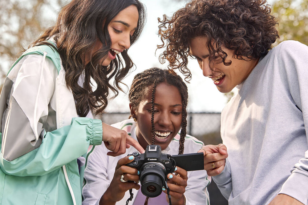 Canon EOS R50 Mirrorless Camera with 18-45mm Lens (Black)