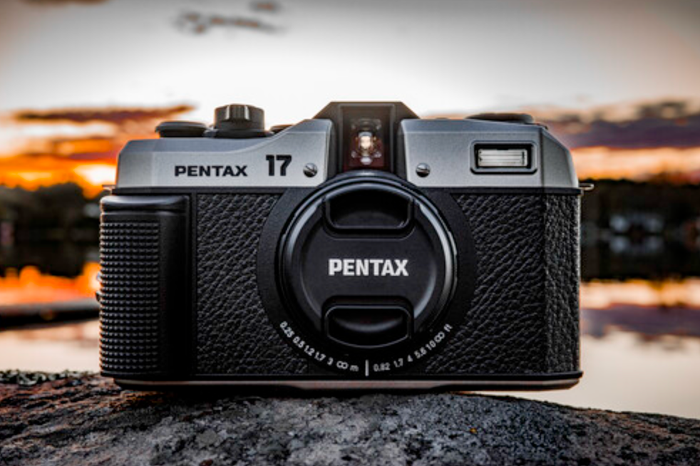 Pentax 17 Half-Frame Film Camera - Dark Silver