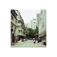 Street scene in Hong Kong captured on Vandal Daylight 200 35mm film with soft highlights and natural color tones.